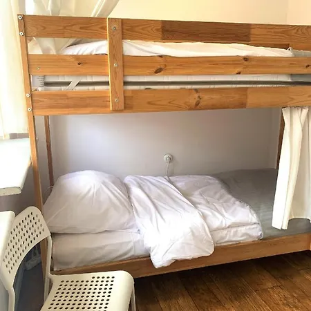 Stonewall Hostel *
