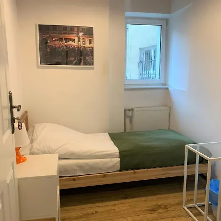 Stonewall - Self Check In 波兹南